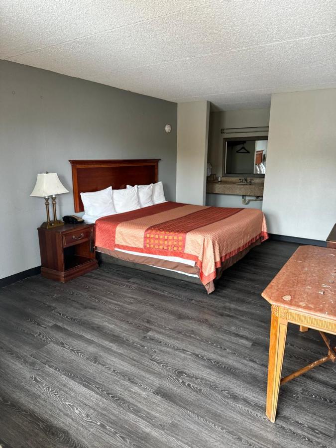 Heritage Inn Милледжвилл Экстерьер фото